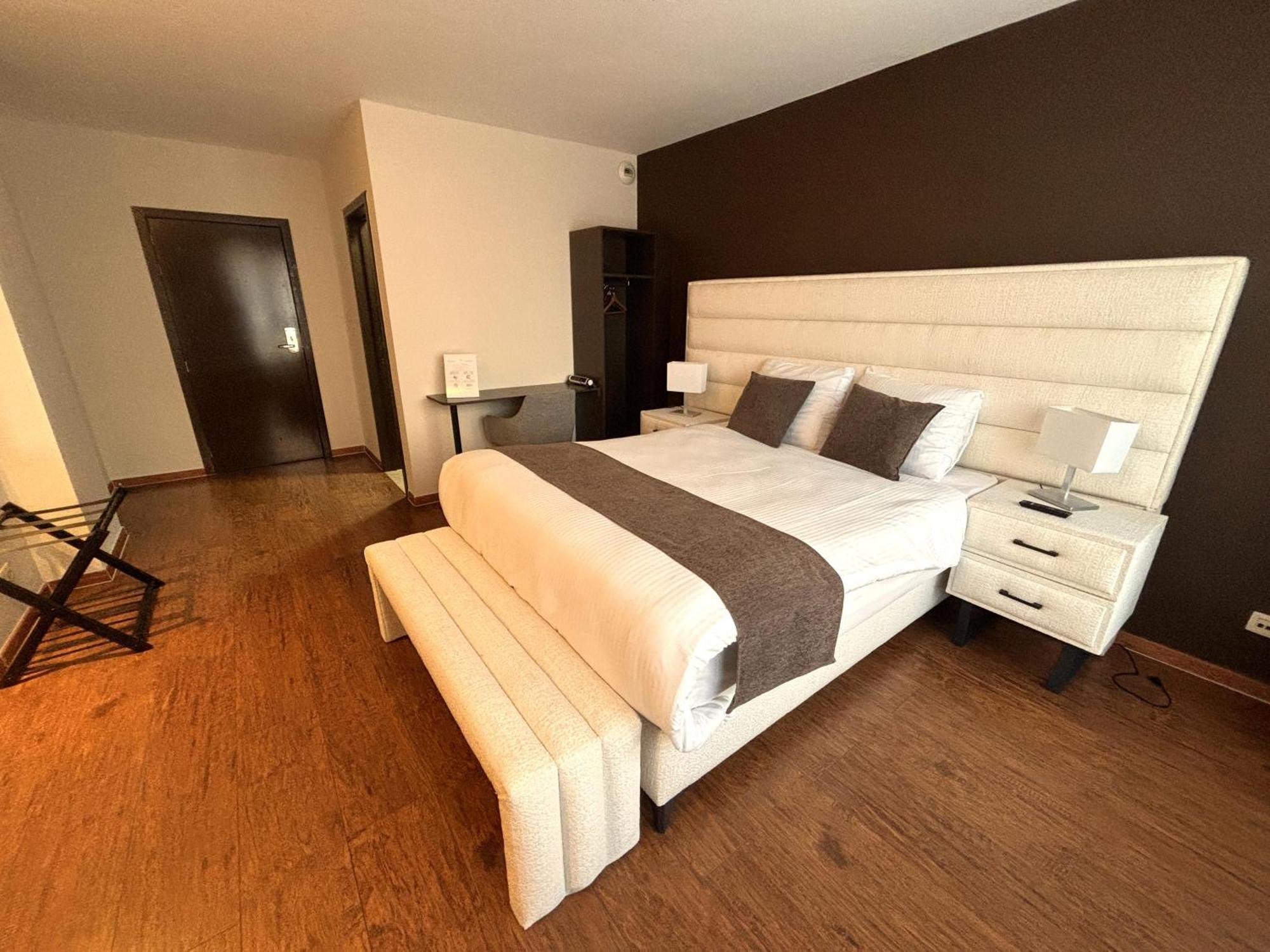 Escale Hotel Saint-Gilles Екстериор снимка