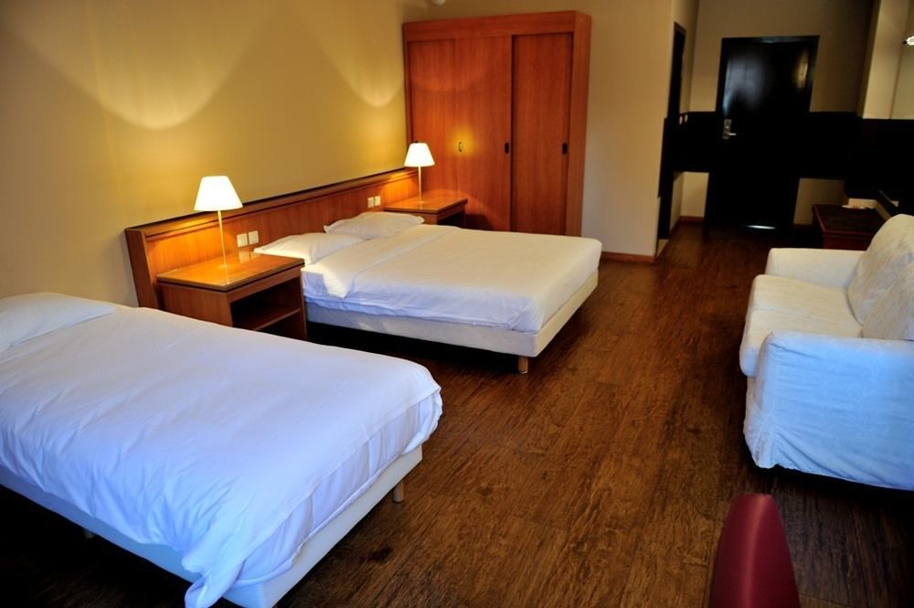 Escale Hotel Saint-Gilles Екстериор снимка