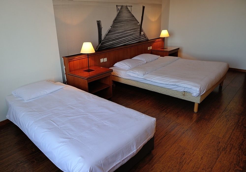 Escale Hotel Saint-Gilles Екстериор снимка