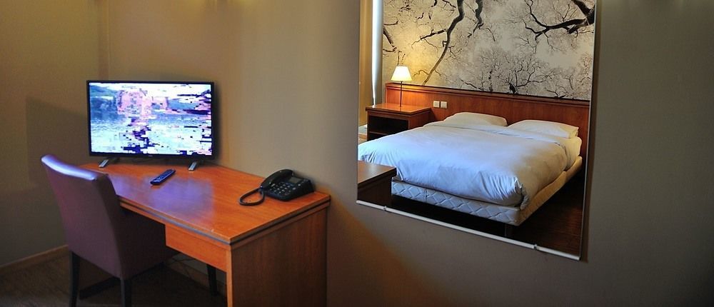 Escale Hotel Saint-Gilles Екстериор снимка