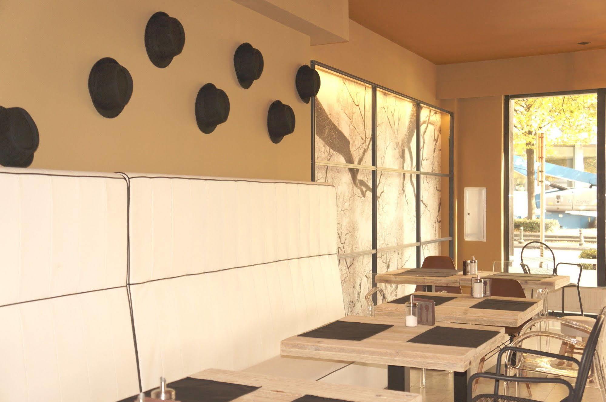 Escale Hotel Saint-Gilles Екстериор снимка