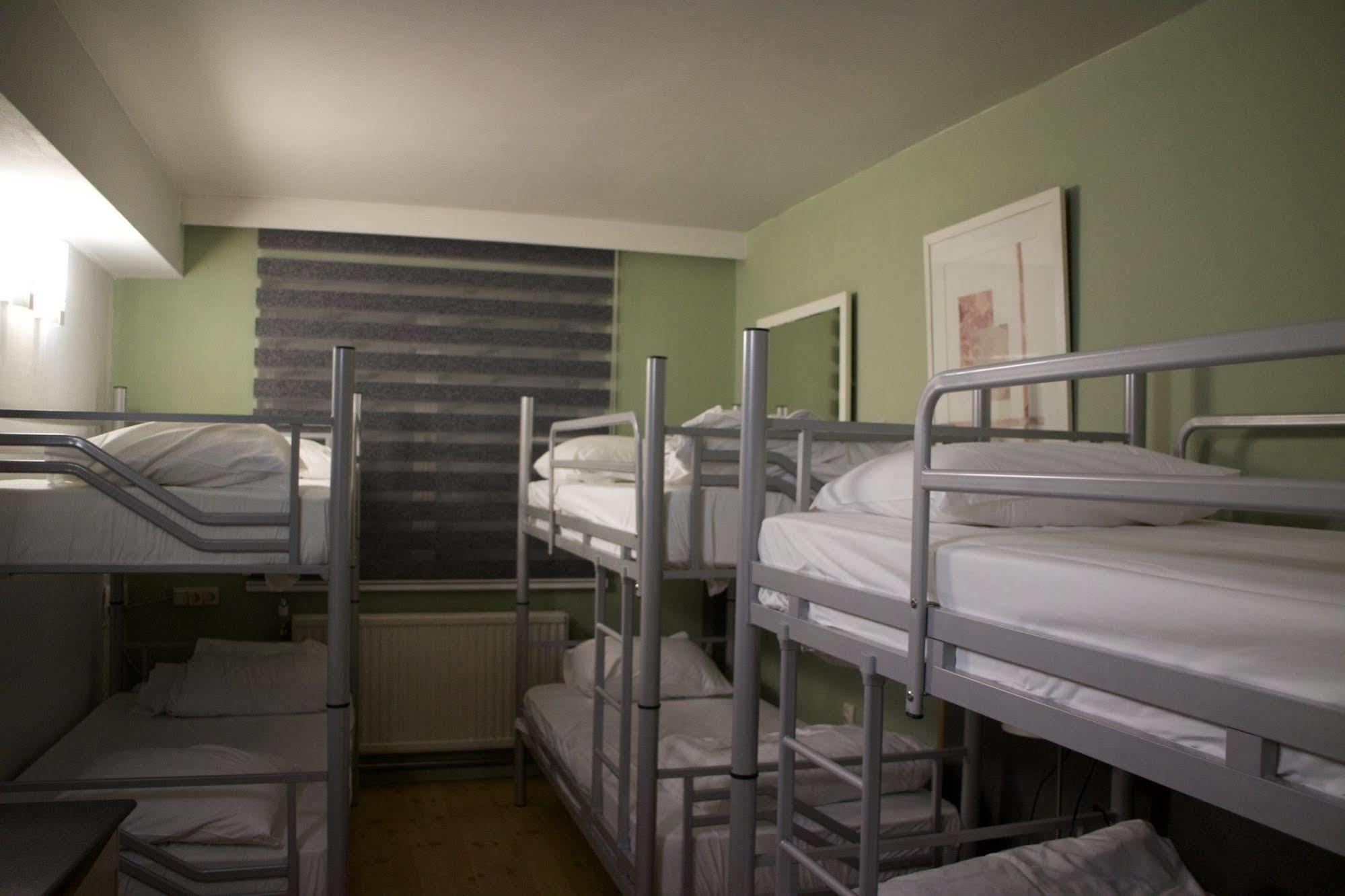 Escale Hotel Saint-Gilles Екстериор снимка
