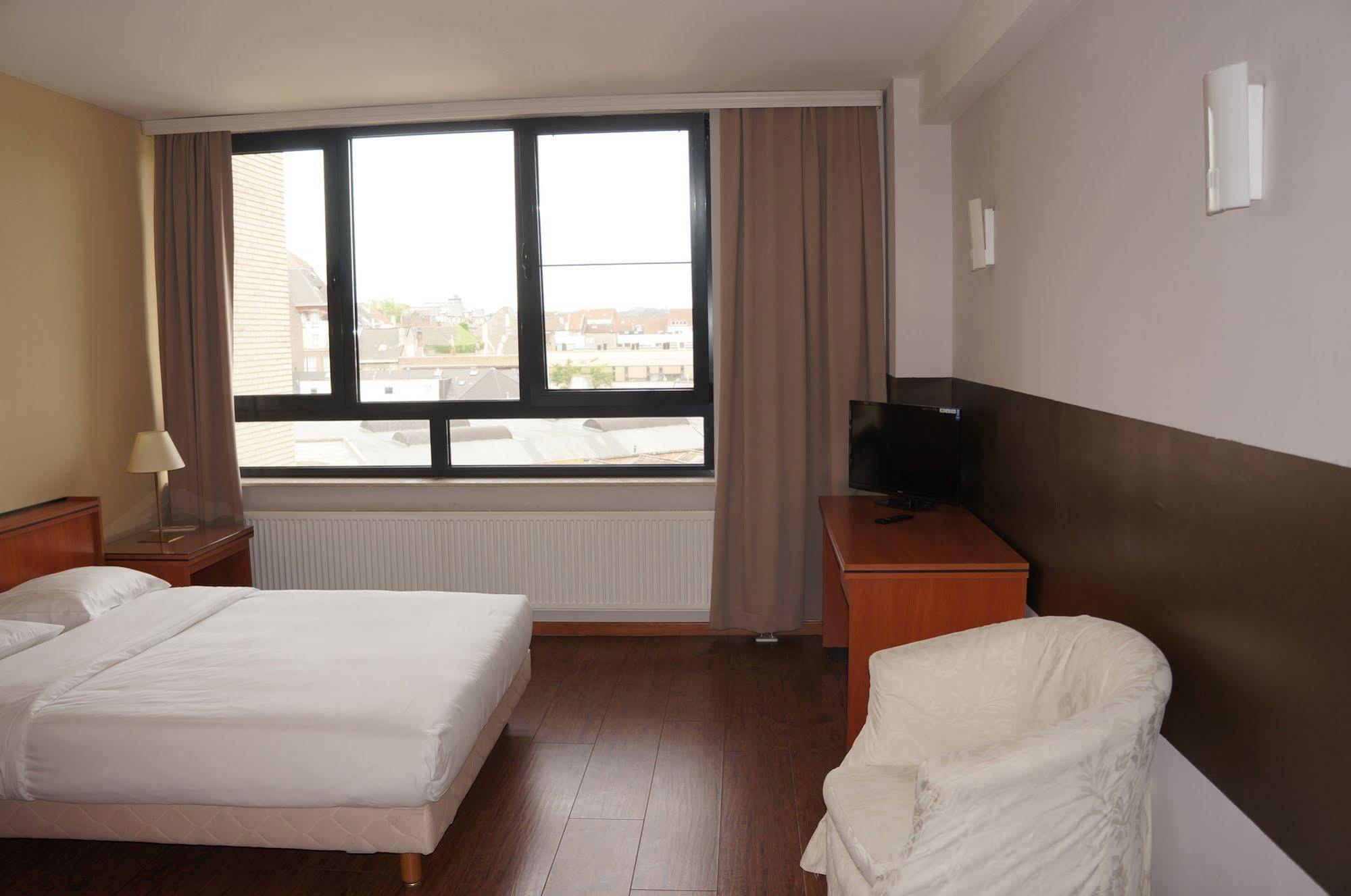 Escale Hotel Saint-Gilles Екстериор снимка